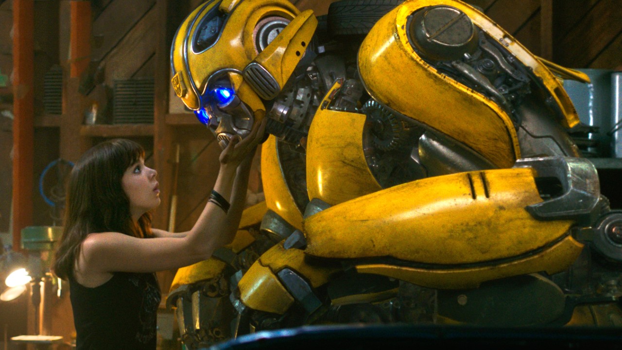 REVIEW: ‘Bumblebee’ is a movie about grieving (and alien robots, too) - WordSlingers