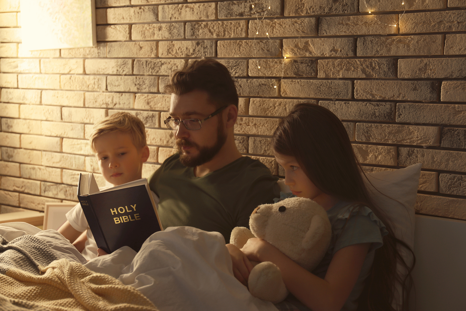 Family Worship Is Hard—And Worth It - WordSlingers